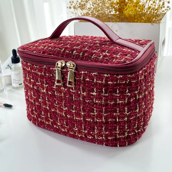 Tas Kosmetik (Makeup Bag)